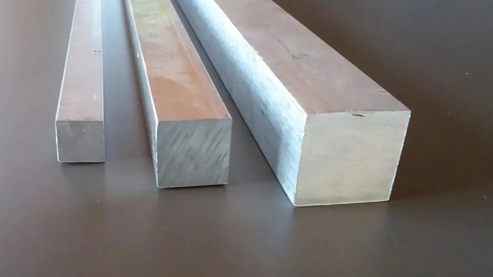 Алюминиевый квадрат